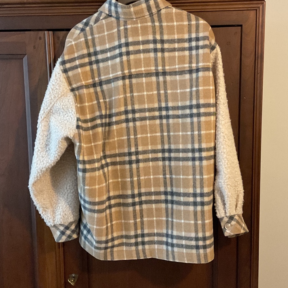 Plaid Women’s Jacket with Sherpa Sleeves - Picture 2 of 2